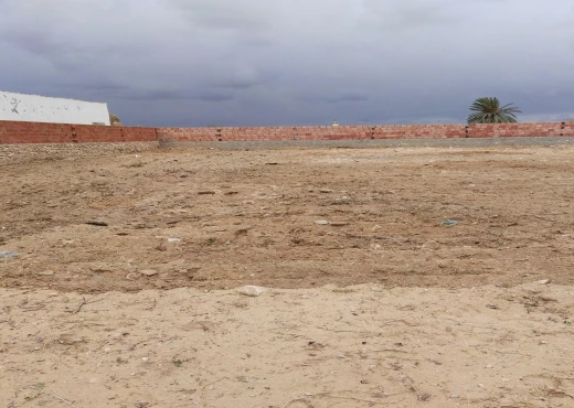 terrain À Vendre à SFAX - Terrain 1 040 m² à vendre – Route - Immobiliere.tn