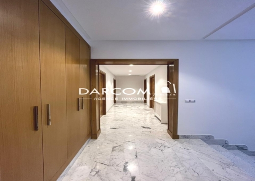 à louer Duplex de 298 m² aux JC