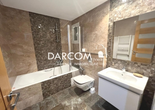 à louer Duplex de 298 m² aux JC