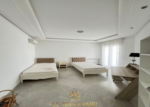 Villa S+4 Avec Piscine à benikhiar