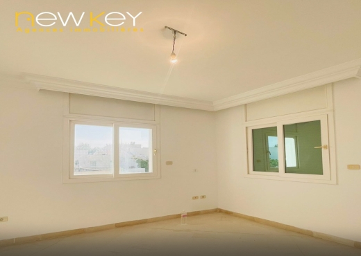 Villa S+3 avec Jardin à La Marsa