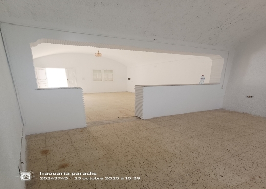 Deux maisons a vendre au centre ville elhaouaria