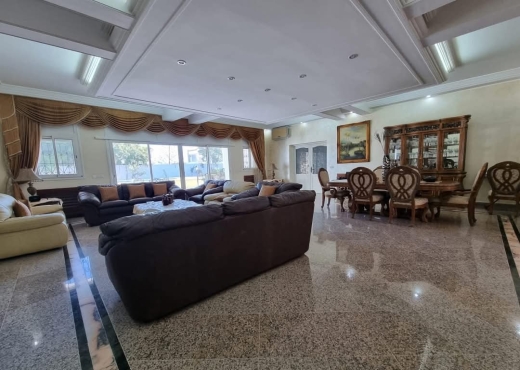 A Vendre Villa S+5 HS La Soukra