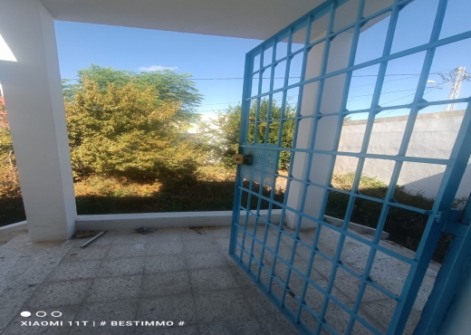 A vendre villa et commerce