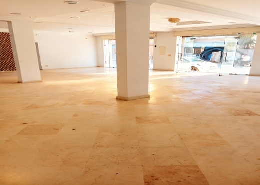 🏢 Local commercial 2 étages à louer – Ras Jebel