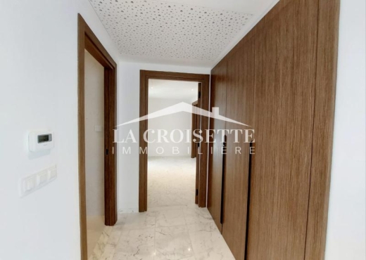 S3 aves terrasse à La MarsaMAL1998