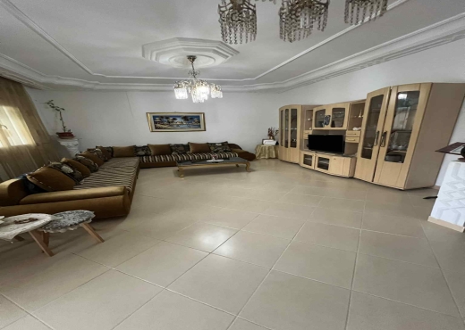 une Villa avec 3 appartements