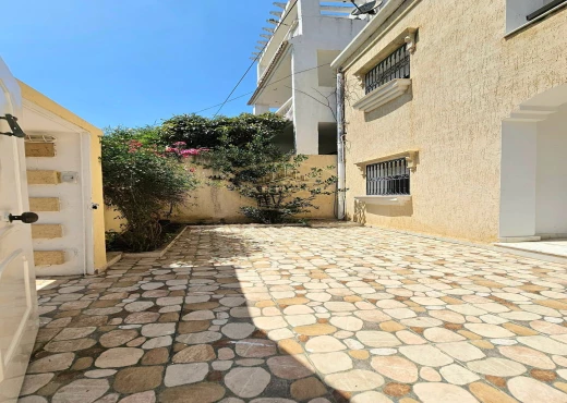 villa À Vendre à BIZERTE - villa à deux  niveaux  et sous-sol - Immobiliere.tn - Photo 9