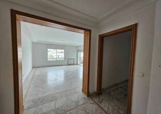 CITE ENNASER 2 : APPARTEMENT S+4 A LOUER