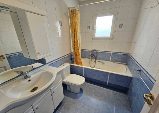 CITE ENNASER 2 : APPARTEMENT S+4 A LOUER