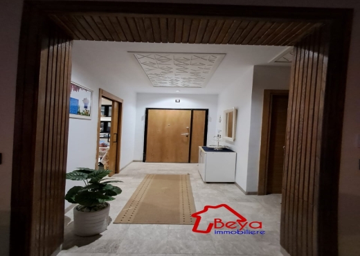 Une villa avec piscine