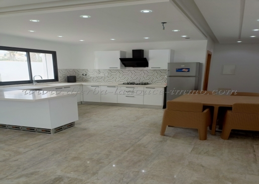 A Vendre Terrain 12511 m² a Midoun