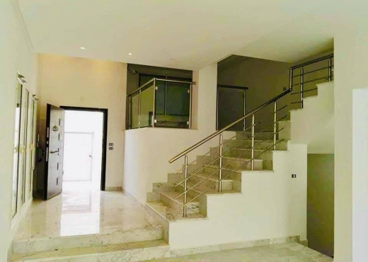 A Vendre Triplex S+4  à Chotrana