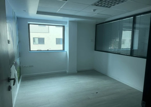 bureau À Louer à TUNIS - Super bureau hall plus5  au lac 3 - Immobiliere.tn - Photo 3