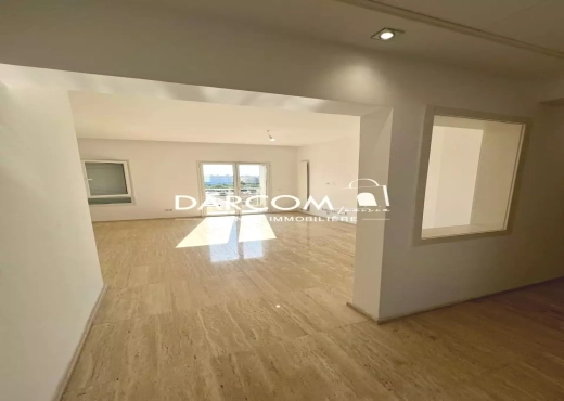 joli s+2 de 144 m² au Lac II