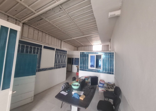 À louer dépôt 150m² au titre avec