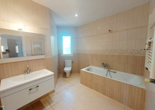 villa À Louer à ARIANA - une belle villa S+3 - Immobiliere.tn - Photo 3
