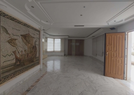 ENNASR 2 :  VILLA DE PRESTIGE AVEC PISCINE À LOUER