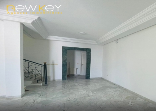 Villa S+3 avec Jardin à La Marsa