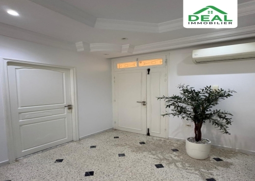 À VENDRE :  Maison S+3 et un étage inachevée