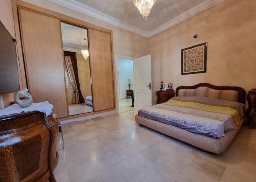 A Vendre Villa S+5 HS La Soukra