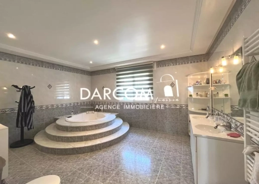 à vendre villa à Cité les pins