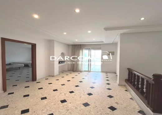 à vendre villa à Cité les pins