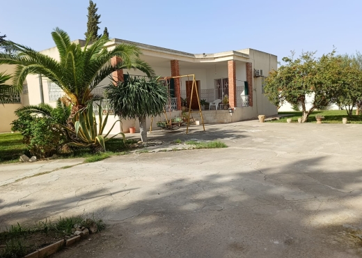 à vendre une villa à la soukra