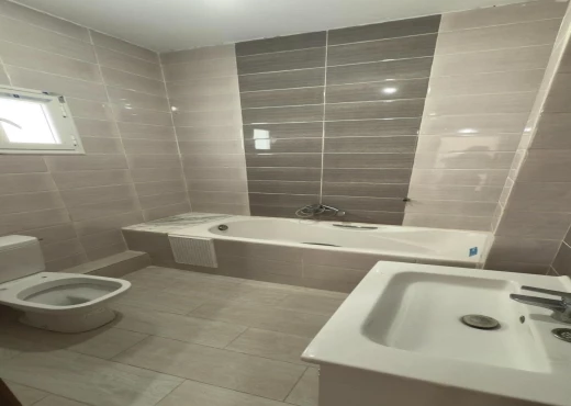 Appartement À Louer à ARIANA - 📍 CITE ENNKHILETTE : APPARTEMENT S+1 À LOUER - Immobiliere.tn - Photo 2