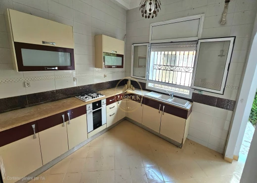 villa À Vendre à BIZERTE - villa à deux  niveaux  et sous-sol - Immobiliere.tn - Photo 8