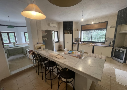 A Vendre Villa  La Soukra