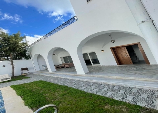 villa À Vendre à NABEUL - A vendre a Hammamet zone théâtre une villa s+4 - Immobiliere.tn