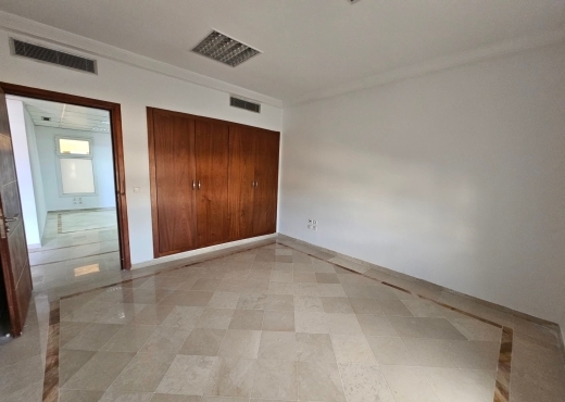 📍 BORJ BACCOUCHE - ARIANA : BUREAU H+4 À LOUER