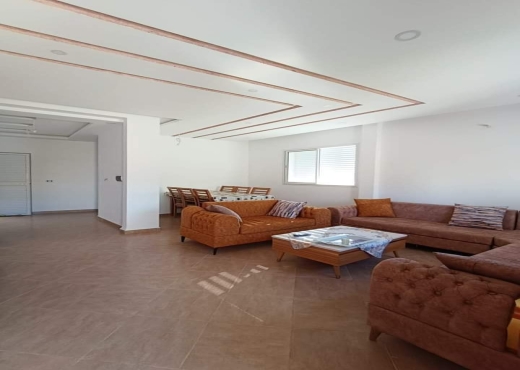 للبيع منزل حديث البناء مطل عل البحر و الجبل و قريب من كل المرافق في الهوارية