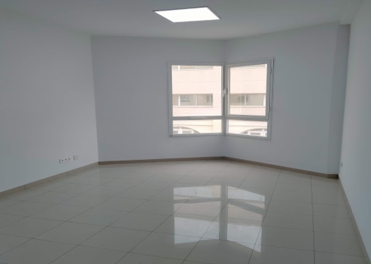 Joli bureau halla plus 3 au lac 1