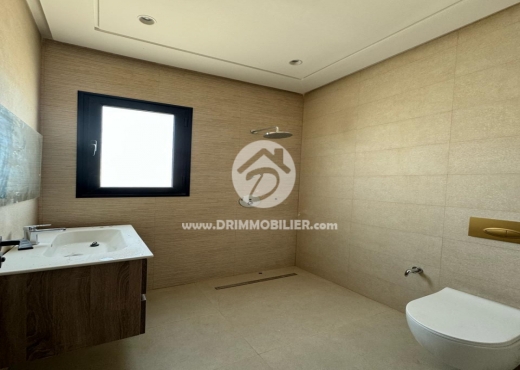 Villa avec piscine, plain-pied