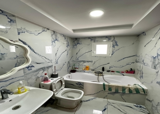 À vendre  Villa sur deux niveaux