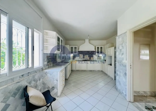 A Louer une Villa S+6 A La Marsa