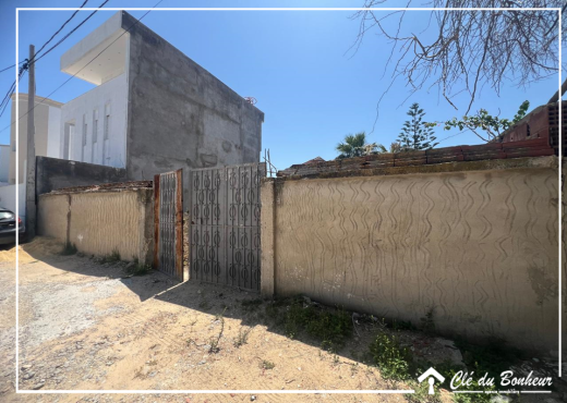terrain clôturé  à chotrana 3