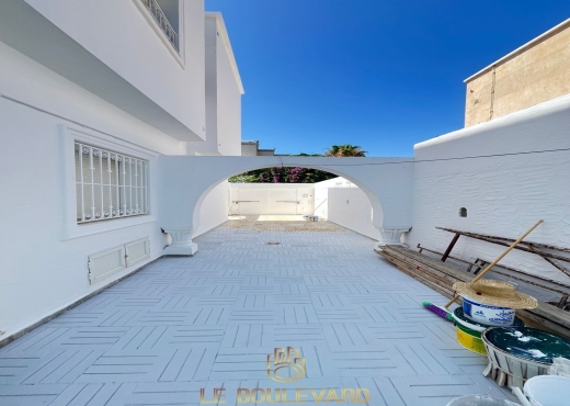 Villa S+4 Avec Piscine à benikhiar