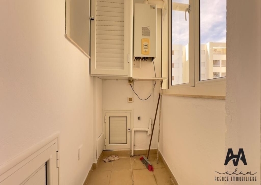 Appartement S+3 vide avec parking