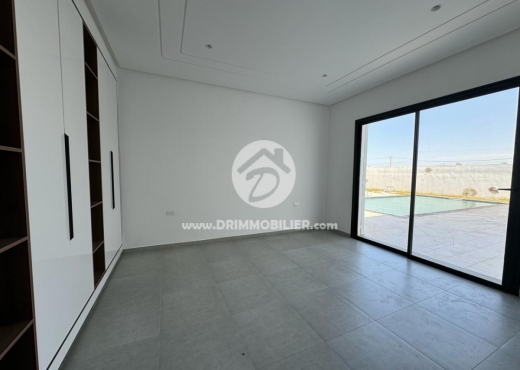 Villa avec piscine, plain-pied