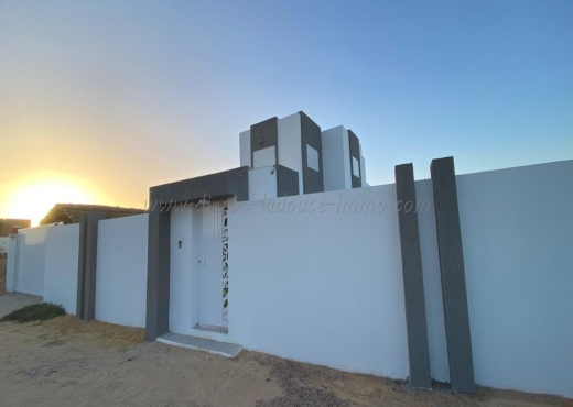 À Vendre Superbe Maison S+3 Djerba