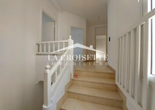 Duplex S+4 avec jardin à La Marsa