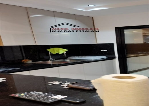 maison indépendante avec un garage