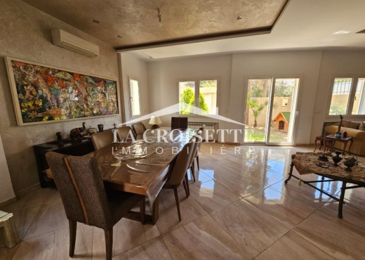 Villa S+5 avec piscine aux jardins de l'Aouina ZVL1694