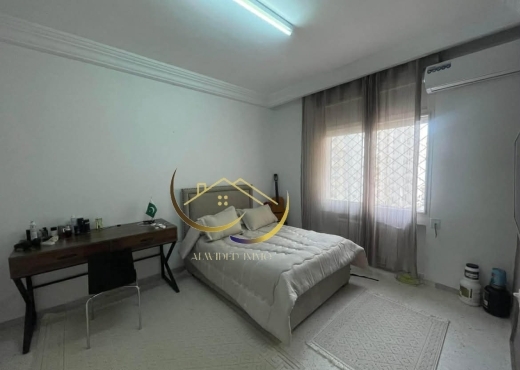 A VENDRE UN APPARTEMENT S+3 A CITE WAHAT