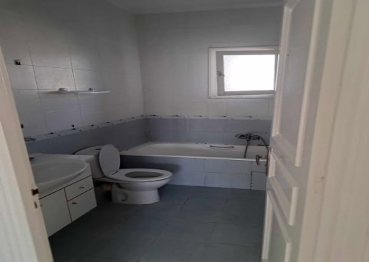bel appartement pres hopital matri