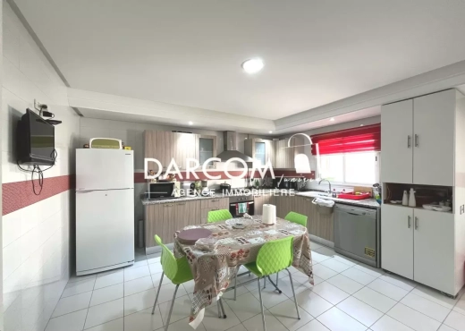 opportunité s+4/190 m² cité wahat
