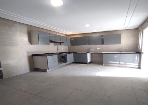 📍 ENNASR 1 – APPARTEMENT S+3 SEUL SUR LE PALIER À